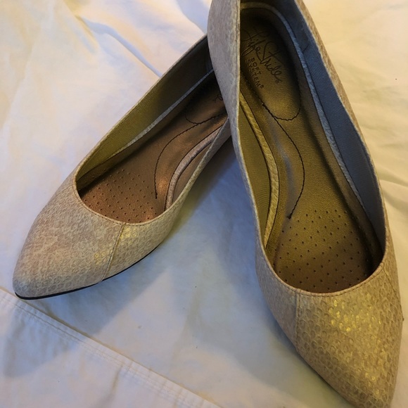 Shoes - Picture 2 of 2